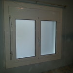 Compacto monobloc en ventana