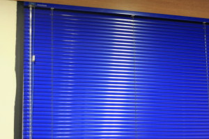 Aluminum venetian blinds