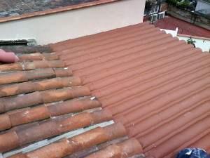 Sostre d'acer amb aïllant tèrmic imitació teula 
