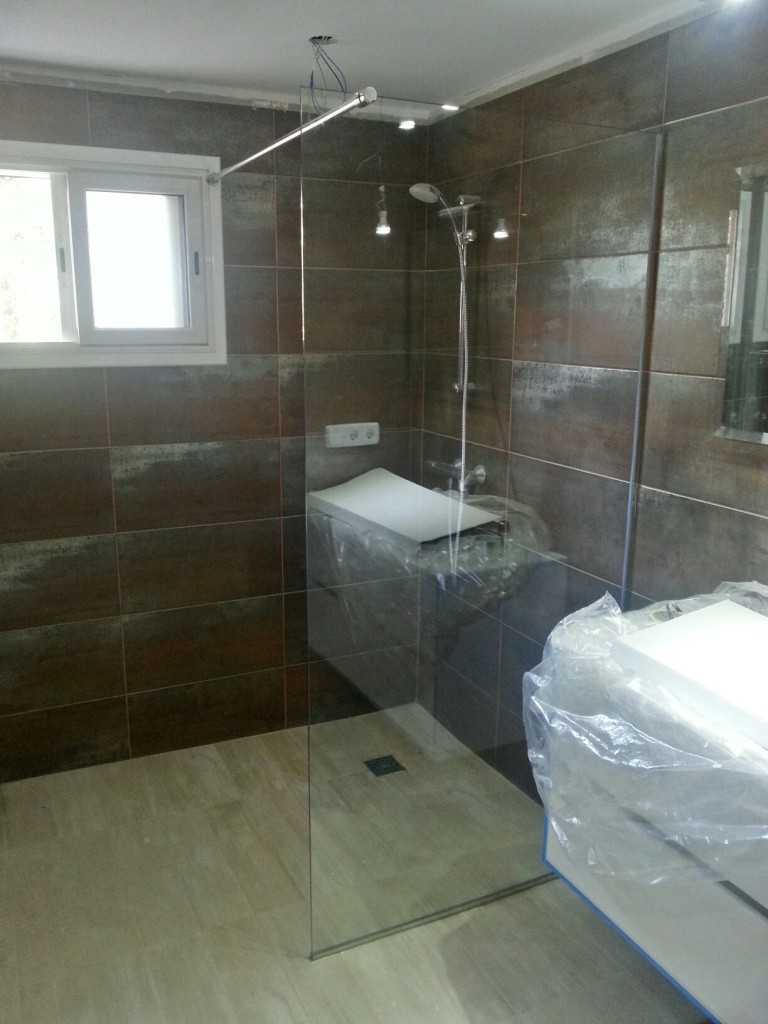 Shower enclosure in Barcelona