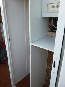 Wardrobe white lacquered aluminum exterior