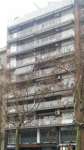 Barandillas de aluminio en un edificio en Barcelona