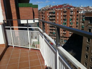 Extensió de barana de ferro a Barcelona