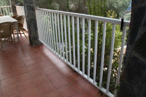 White lacquered aluminum railing