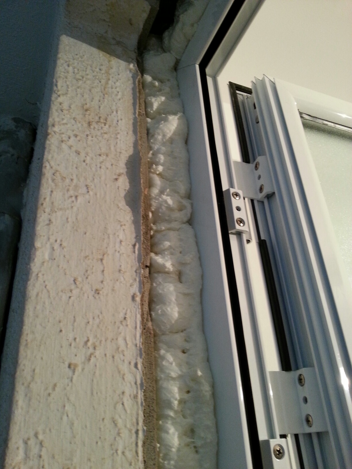 Reembolso Corea fusible La eficacia de la espuma de poliuretano en puertas y ventanas. |  Carpintería de Aluminio Barcelona