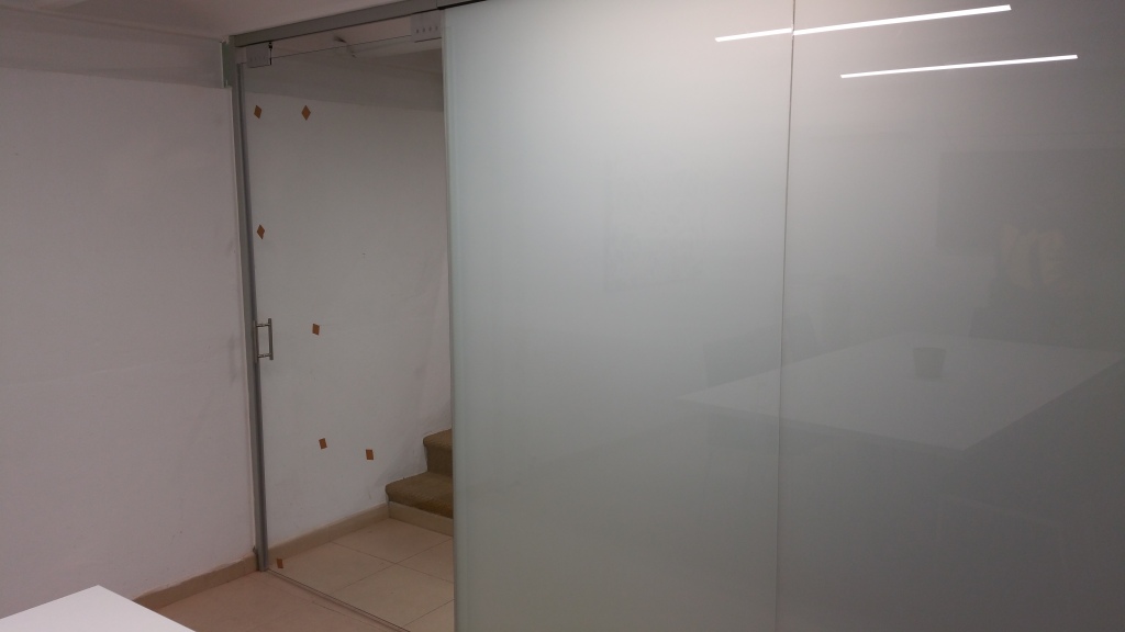 Division matte and clear glass in offices