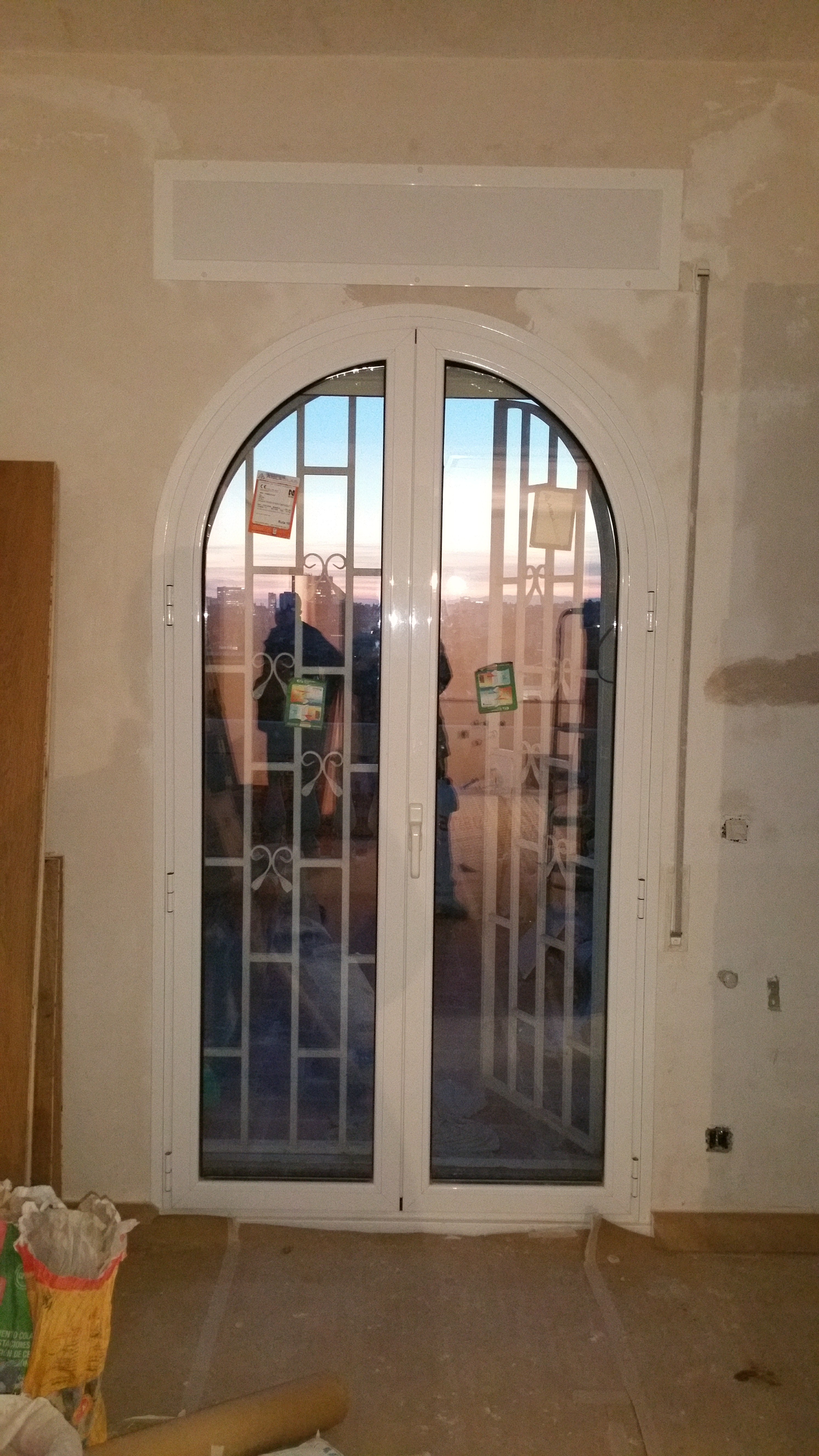 Fabricación, venta e instalación de puertas y ventanas de aluminio