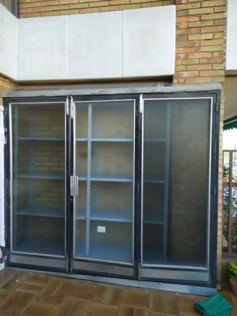 Armario exterior de aluminio a medida»Aluart Ventanas S.L.L.